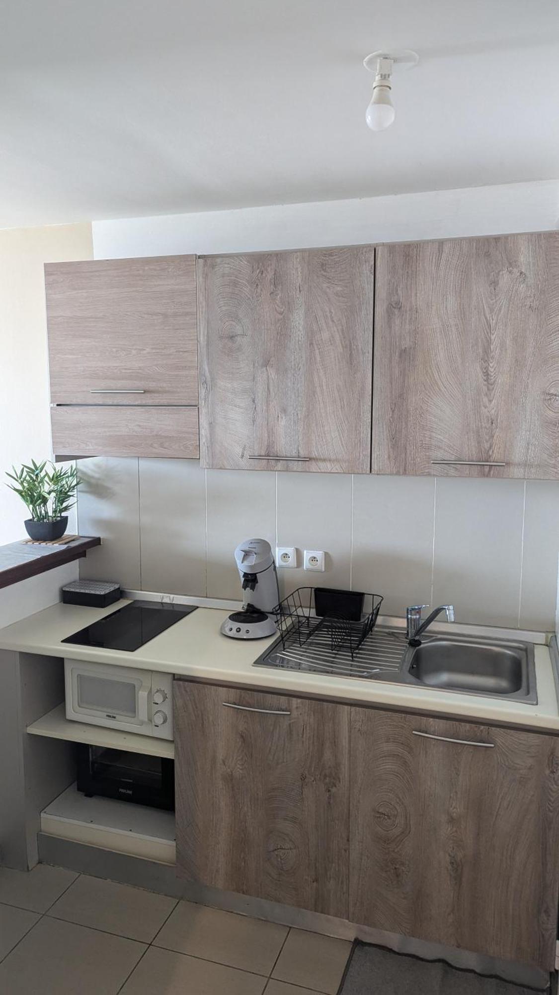 Apartament Entierement Equipe, Climatise, Wifi, Au Dernier Etage Sans Vis A Vis Saint-Denis Zewnętrze zdjęcie