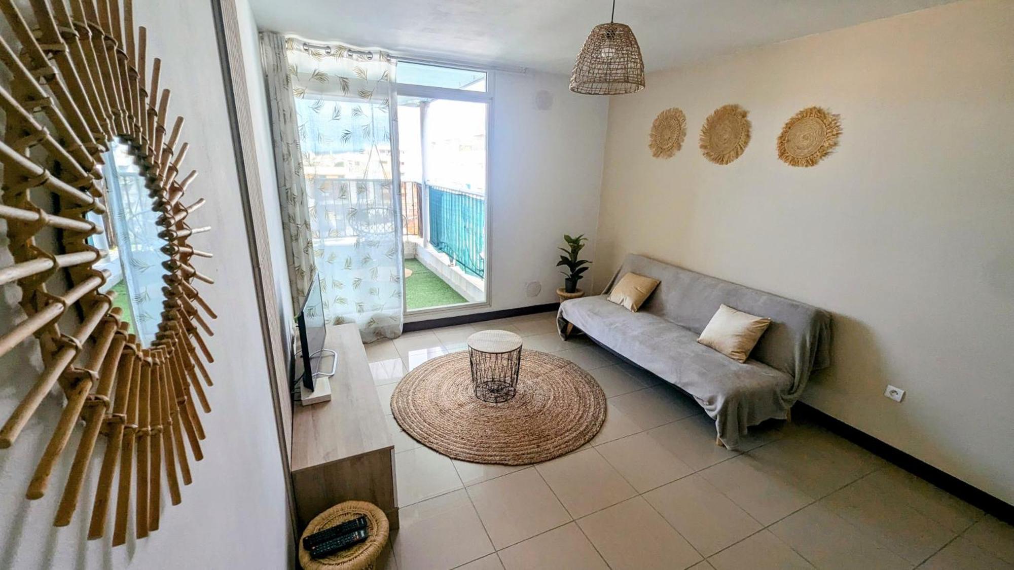 Apartament Entierement Equipe, Climatise, Wifi, Au Dernier Etage Sans Vis A Vis Saint-Denis Zewnętrze zdjęcie